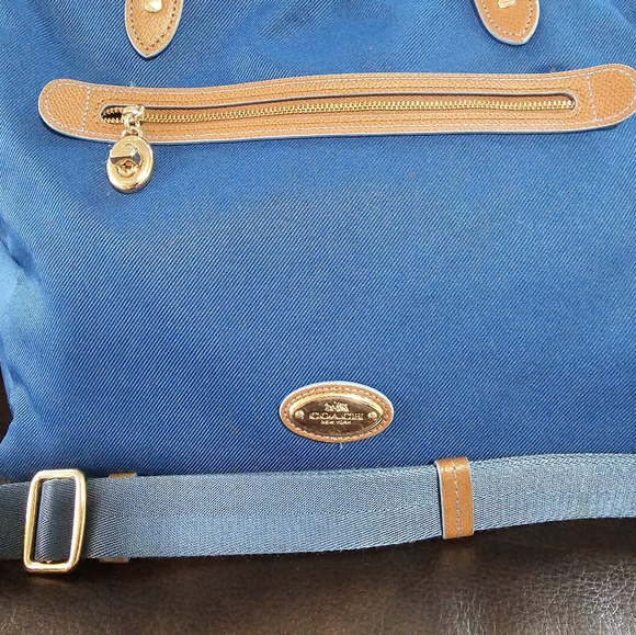 Coach Sawyer Signature Purse Handbag - Picture 3 of 14